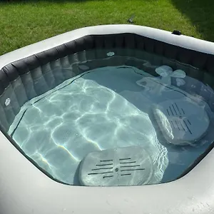 Traumhafte Haushaelfte Mit Kamin, Garten & Whirlpool Apartment